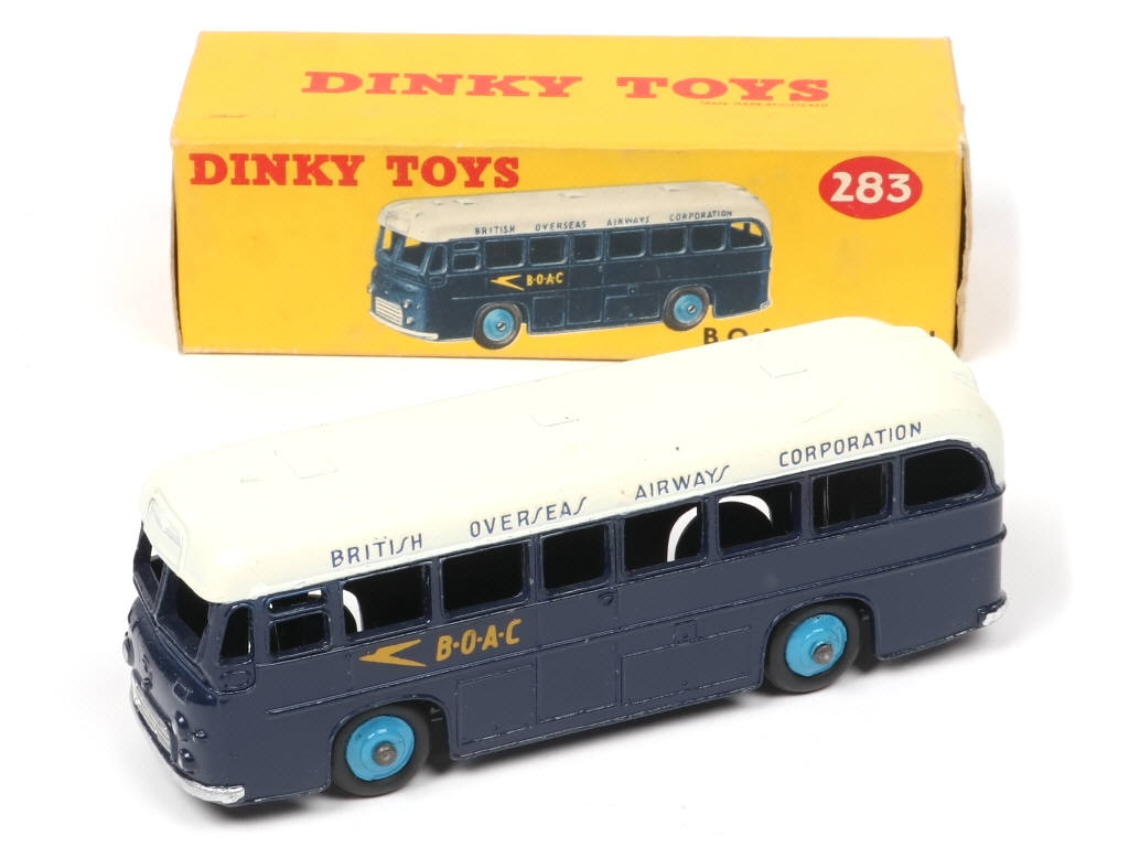 Lot 261 - DINKY TOYS (GB) (1)