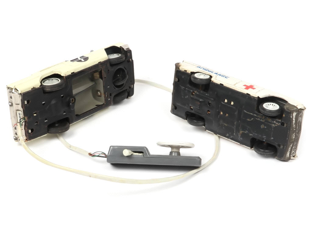 Lot 103 - DIVERS (ASIE) (2)