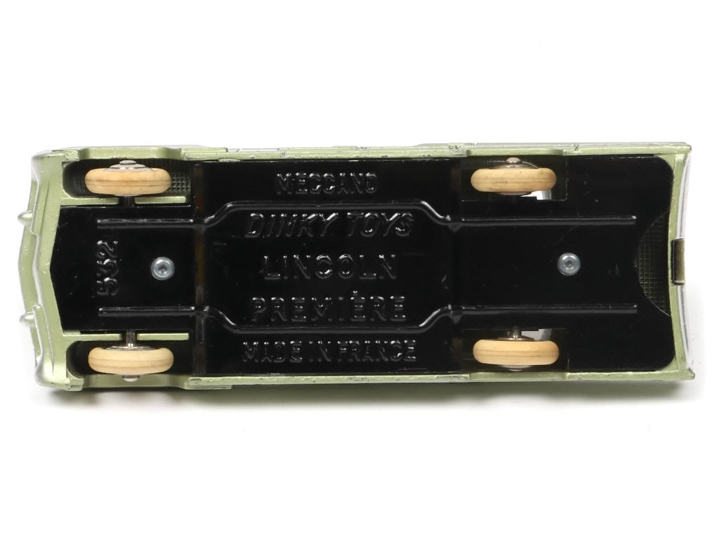 Lot 223 - DINKY TOYS (FRANCE) (1)