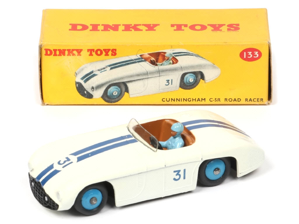 Lot 259 - DINKY TOYS (GB) (1)