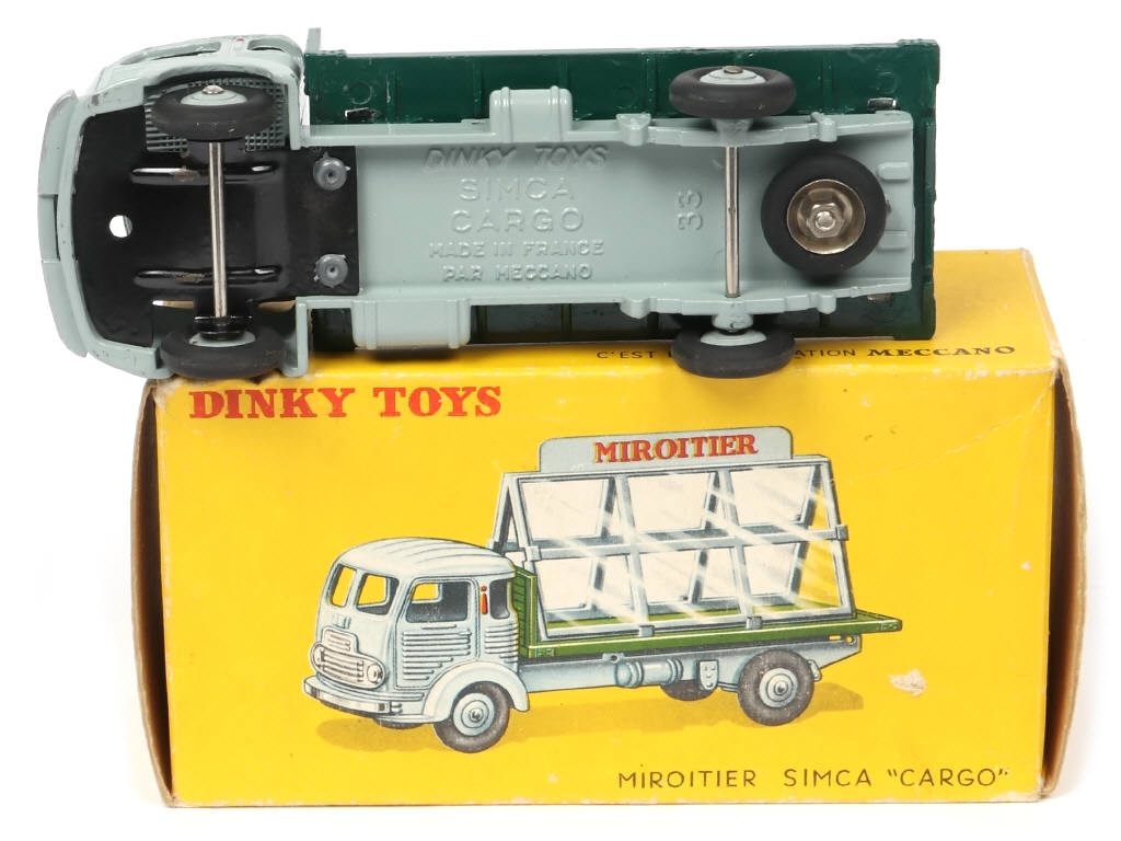 Lot 221 - DINKY TOYS (FRANCE) (1)