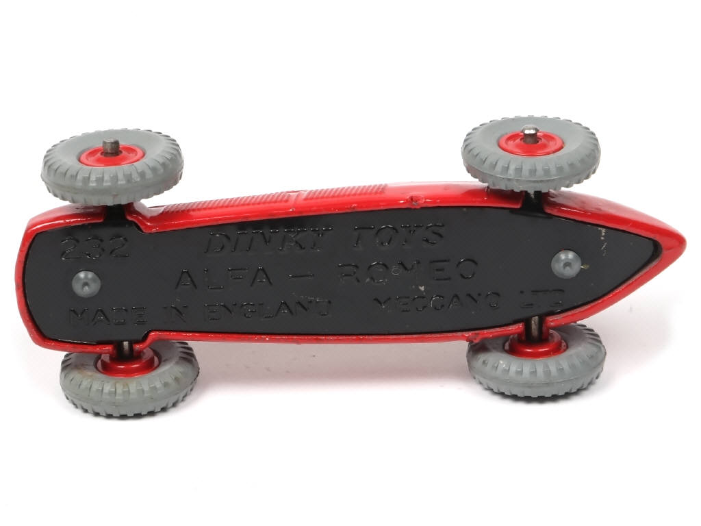 Lot 260 - DINKY TOYS (GB) (1)