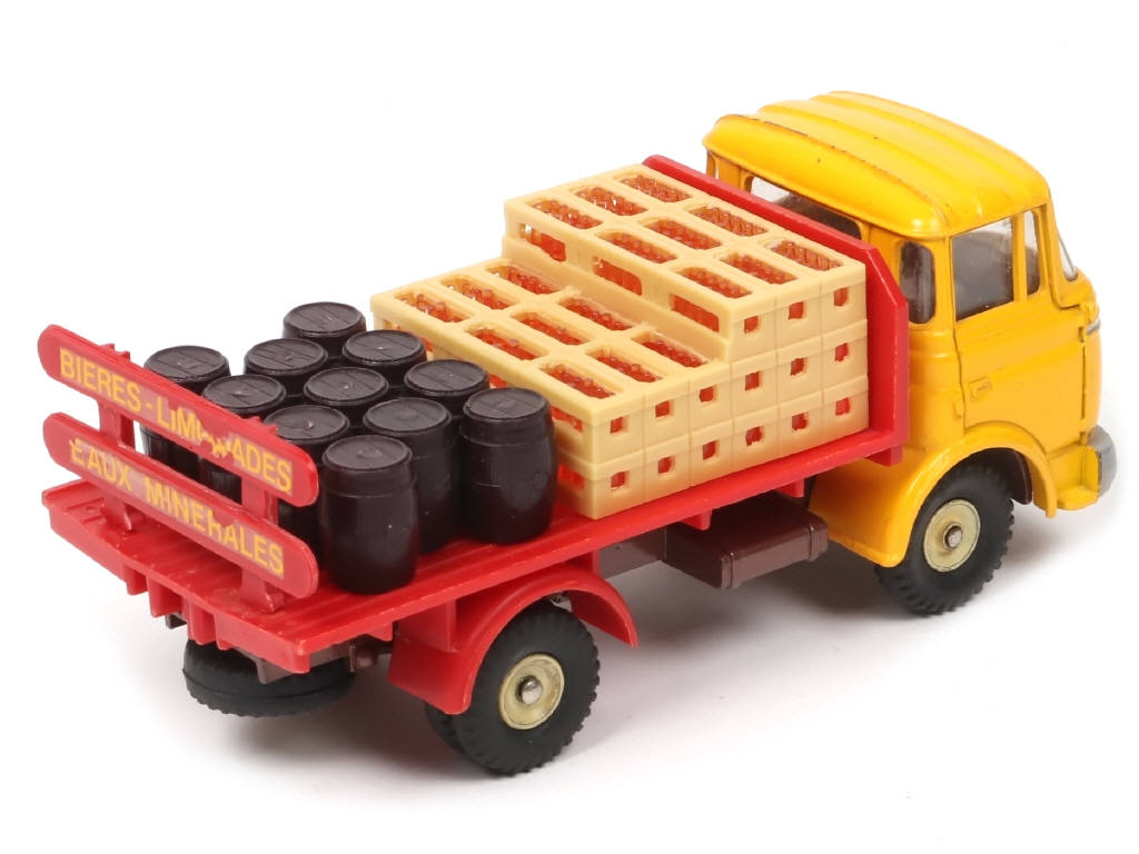 Lot 225 - DINKY TOYS (FRANCE) (1)