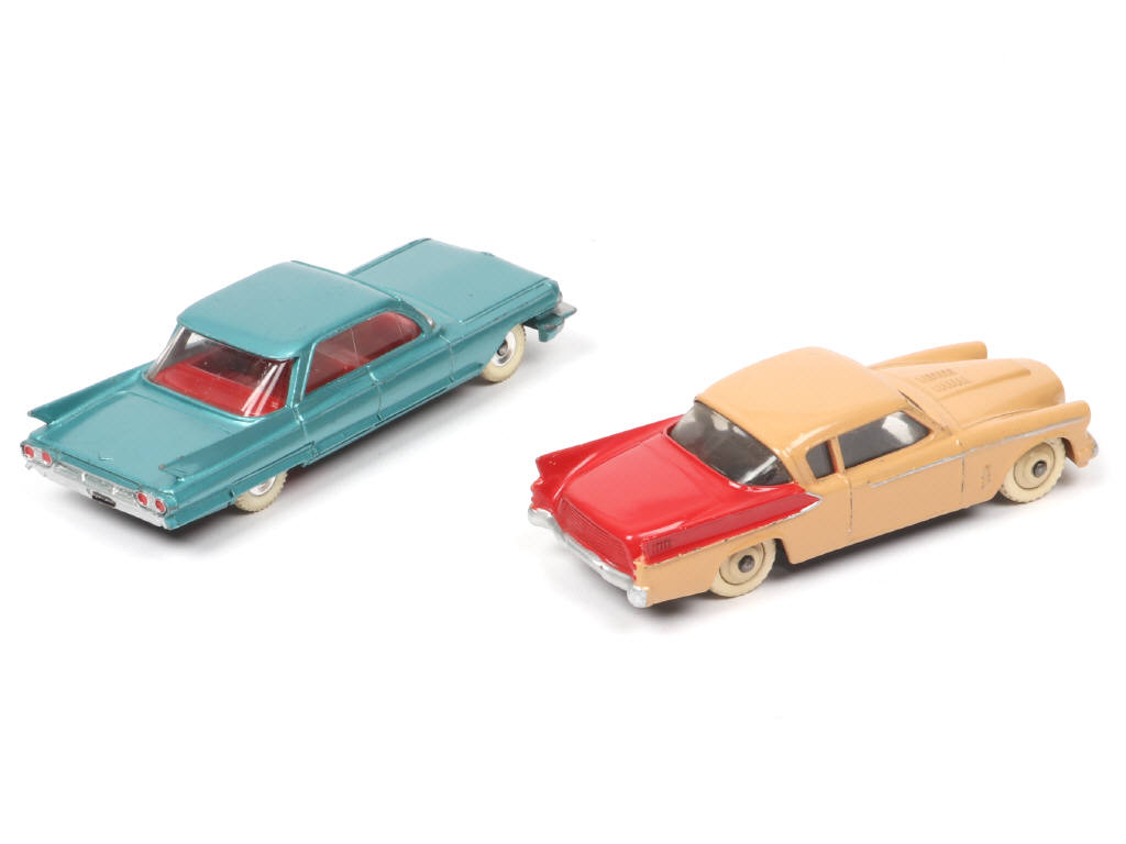 Lot 266 - DINKY TOYS (GB) (2)