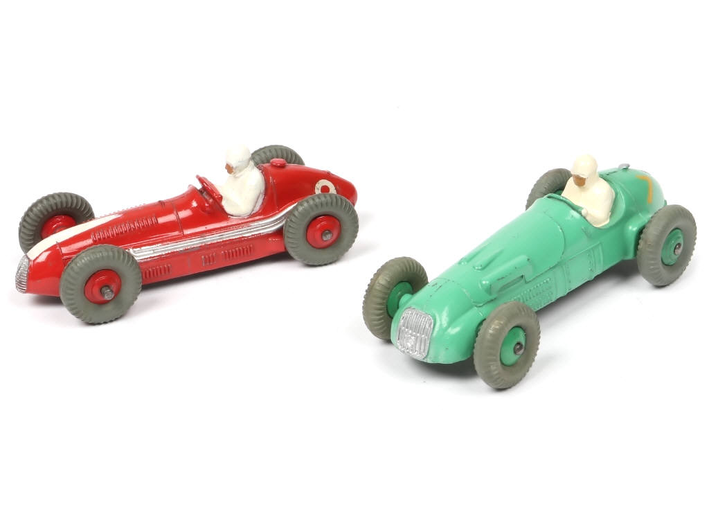 Lot 265 - DINKY TOYS (GB) (2)