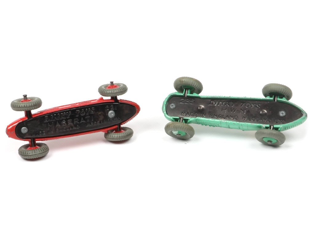 Lot 265 - DINKY TOYS (GB) (2)