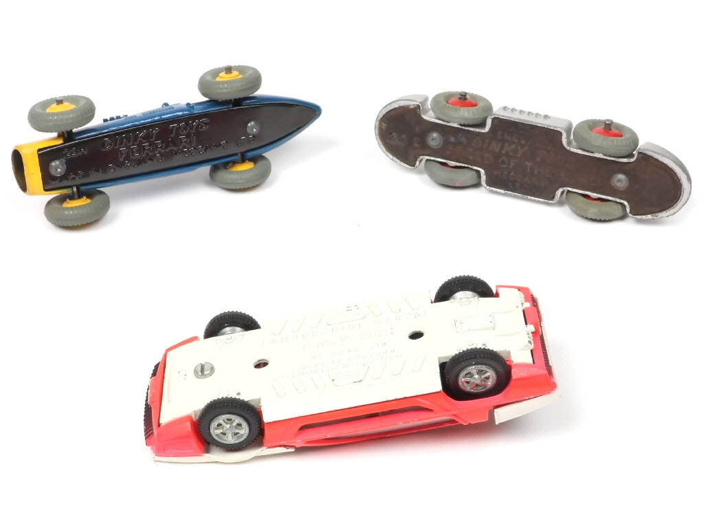 Lot 268 - DINKY TOYS (GB) (3)