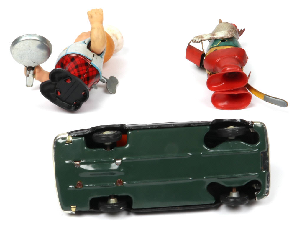 Lot 105 - DIVERS (3)