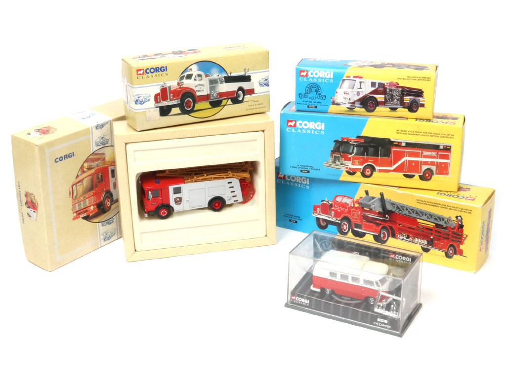 Lot 219 - CORGI TOYS (GB) (6)