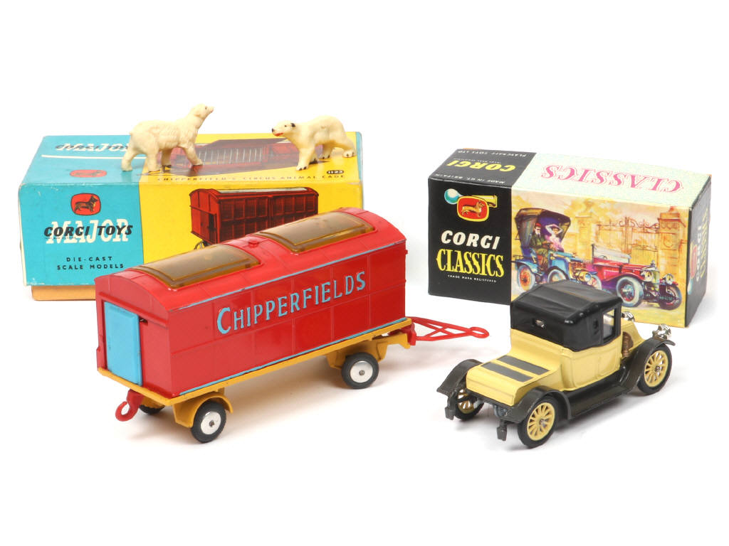 Lot 213 - CORGI TOYS (GB) (2)