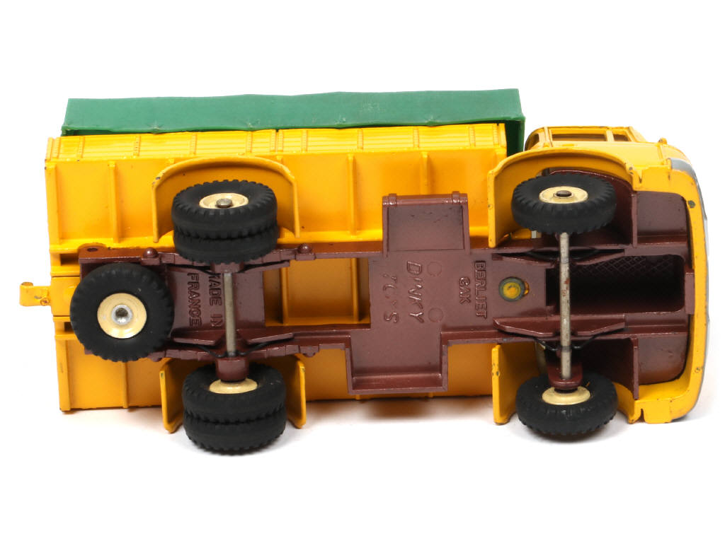 Lot 267 - DINKY TOYS (FRANCE) (1)