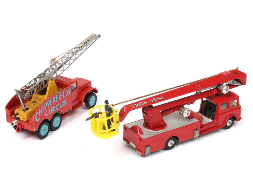 Lot 218 - CORGI TOYS (GB) (2)