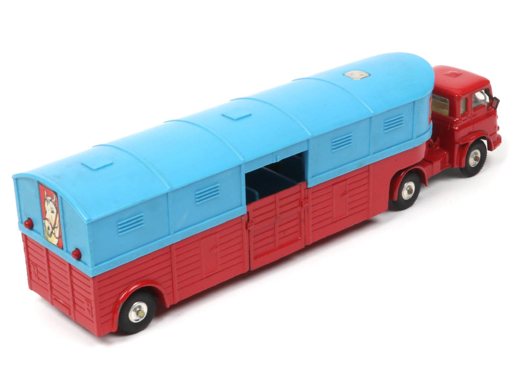 Lot 211 - CORGI TOYS (GB) (1)