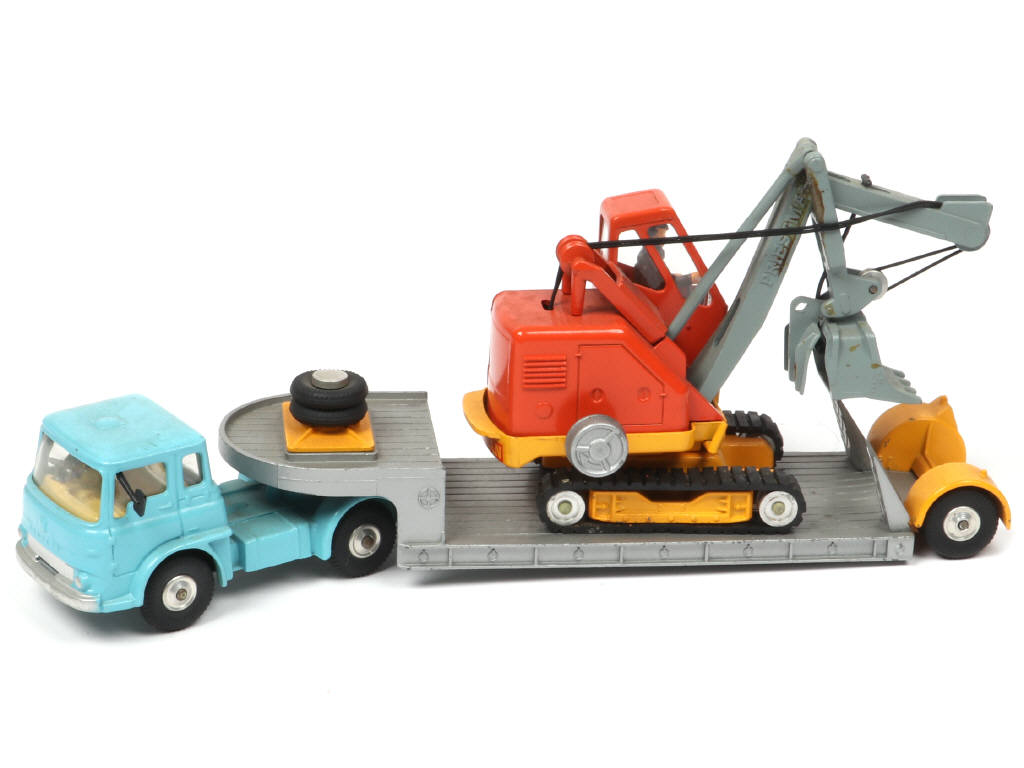 Lot 215 - CORGI TOYS (GB) (2)