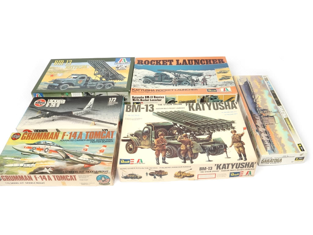Lot 41 - DIVERS (6)