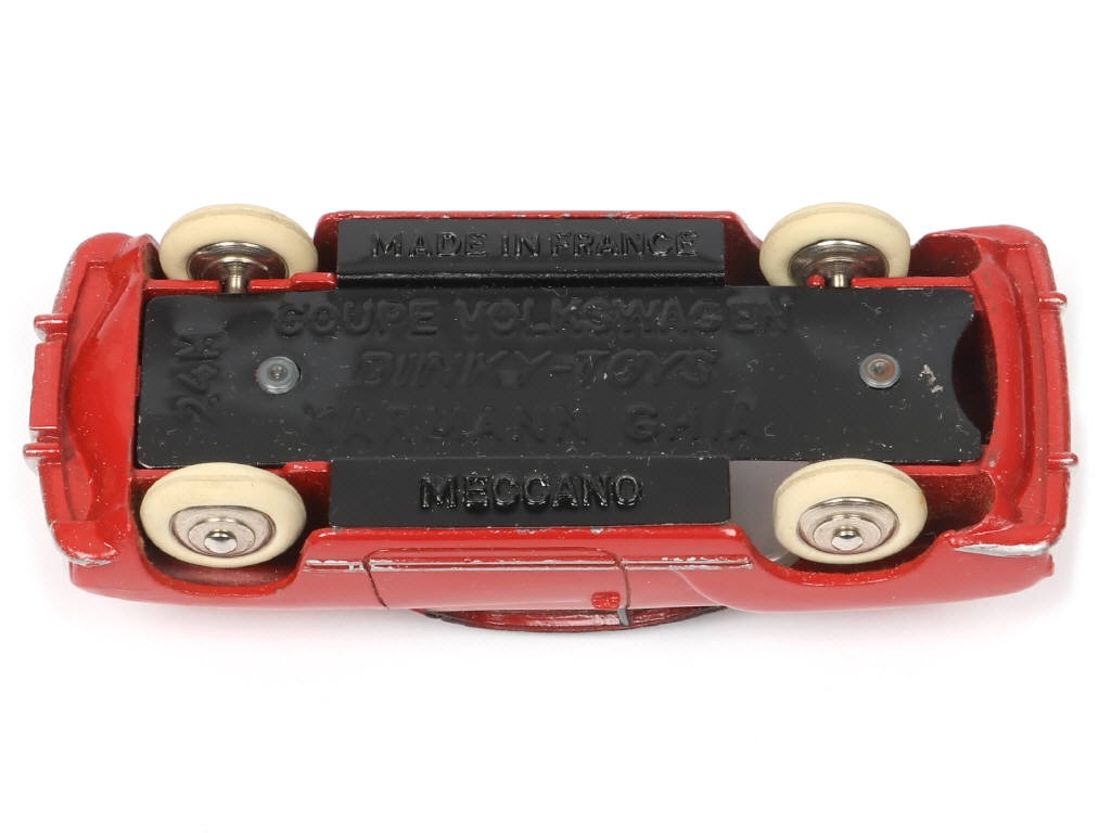 Lot 146 - DINKY TOYS (FRANCE) (1)