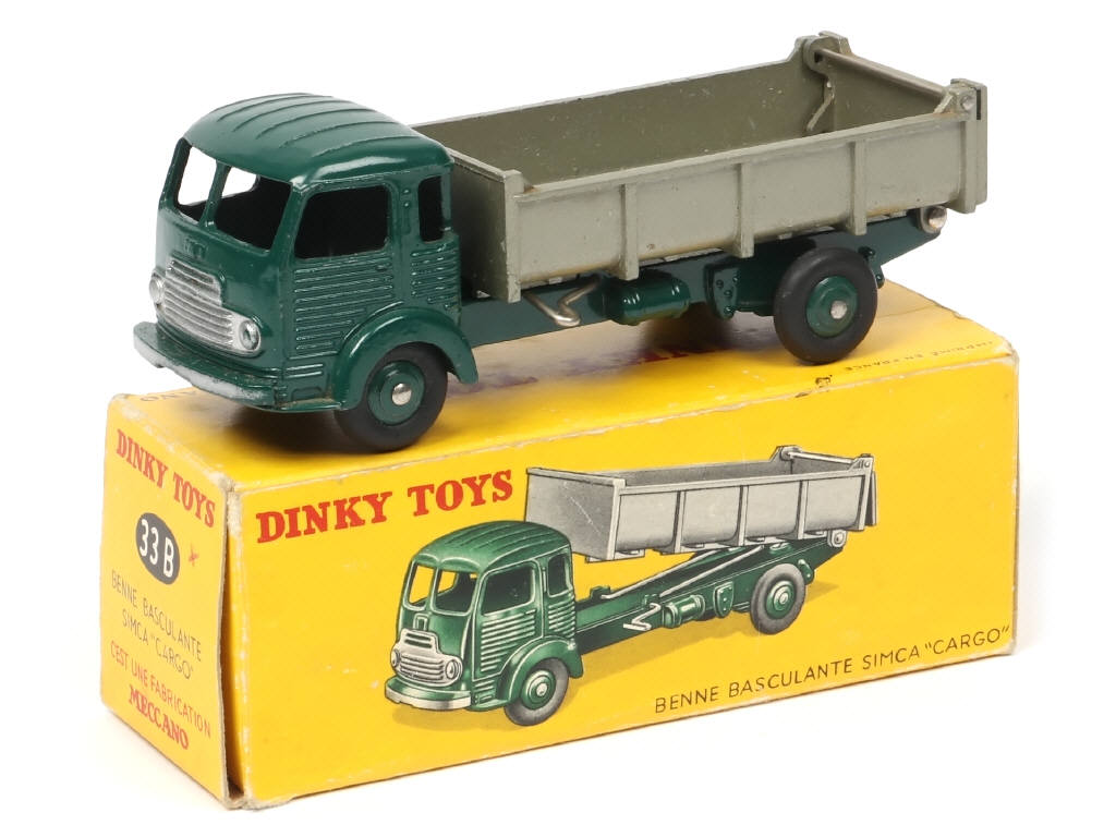 Lot 152 - DINKY TOYS (FRANCE) (1)