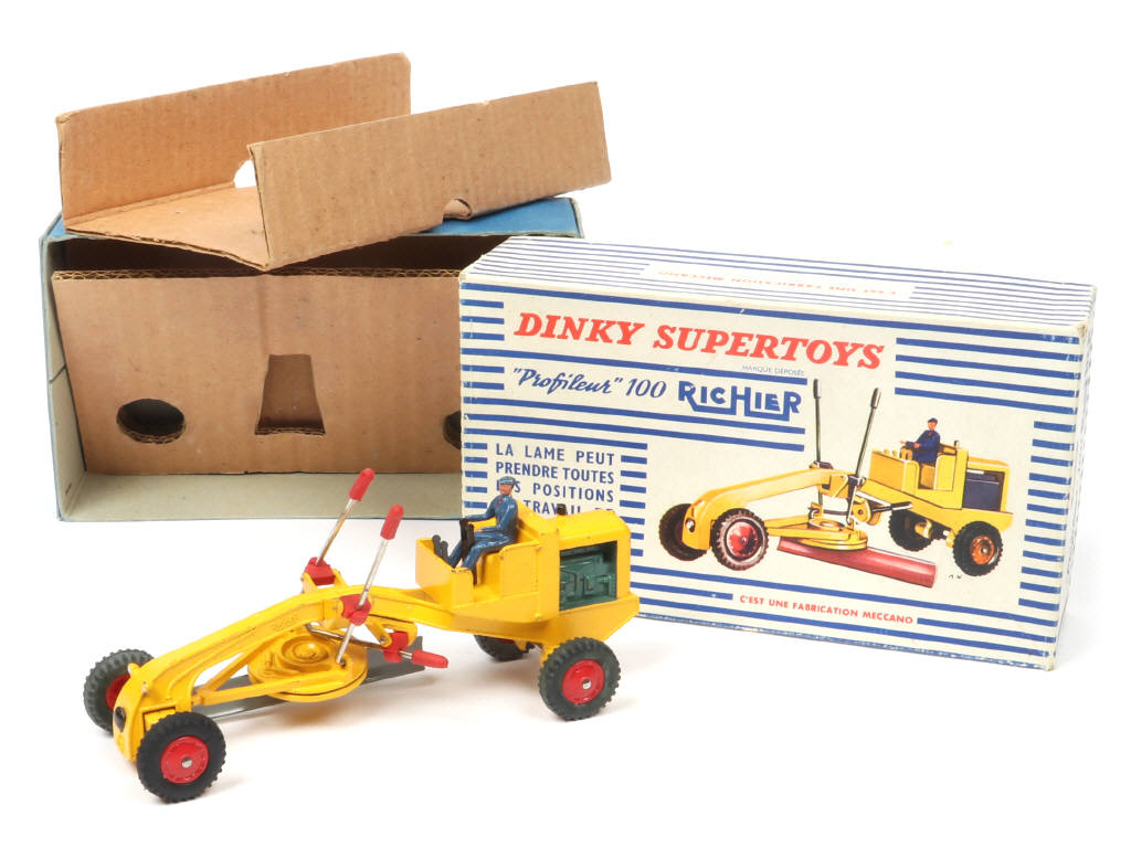 Lot 285 - DINKY TOYS (FRANCE) (1)