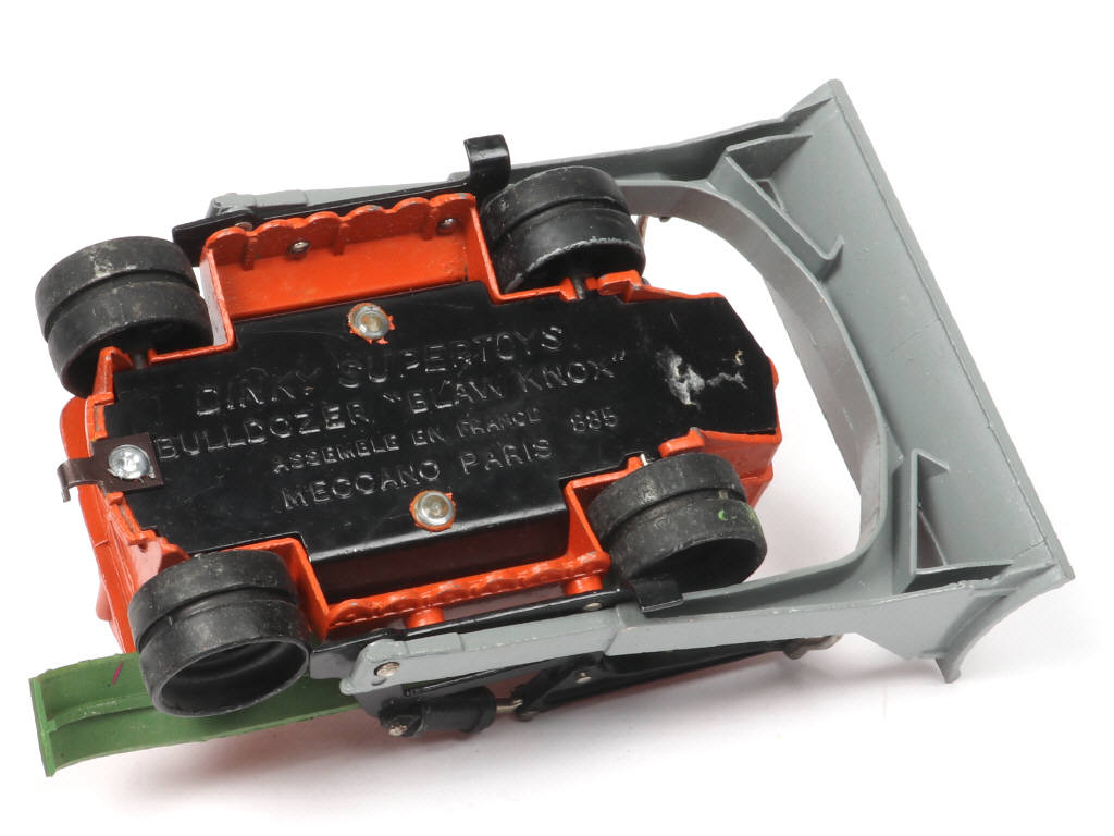 Lot 284 - DINKY TOYS (FRANCE) (1)