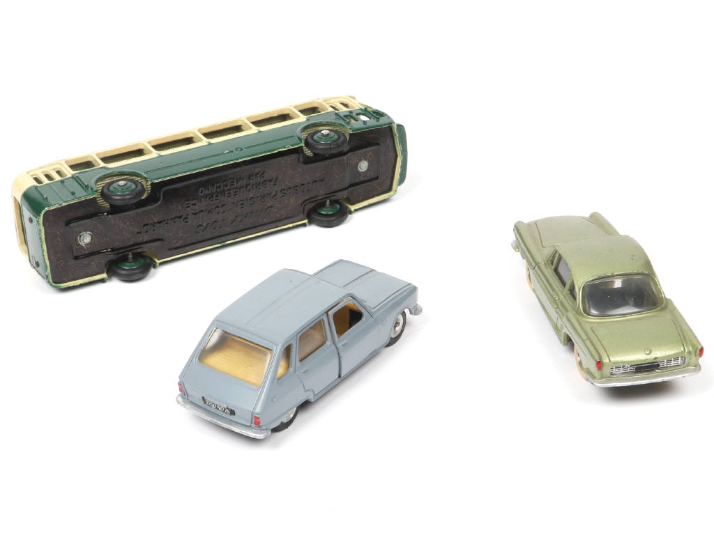 Lot 266 - DINKY TOYS (FRANCE) (3)