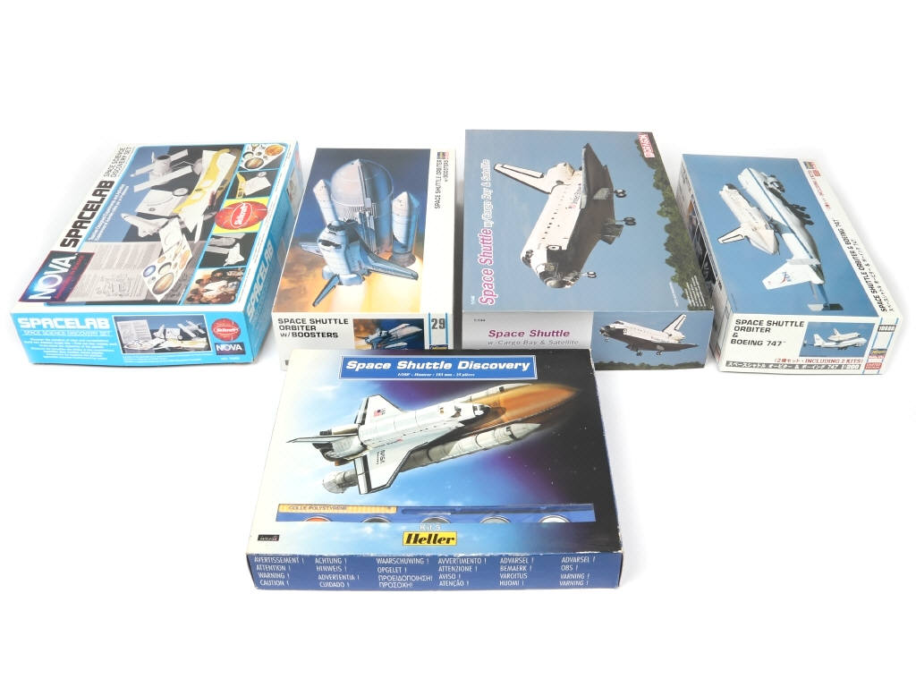 Lot 70 - DIVERS (5)