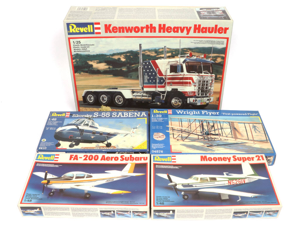 Lot 33 - REVELL (USA) (5)
