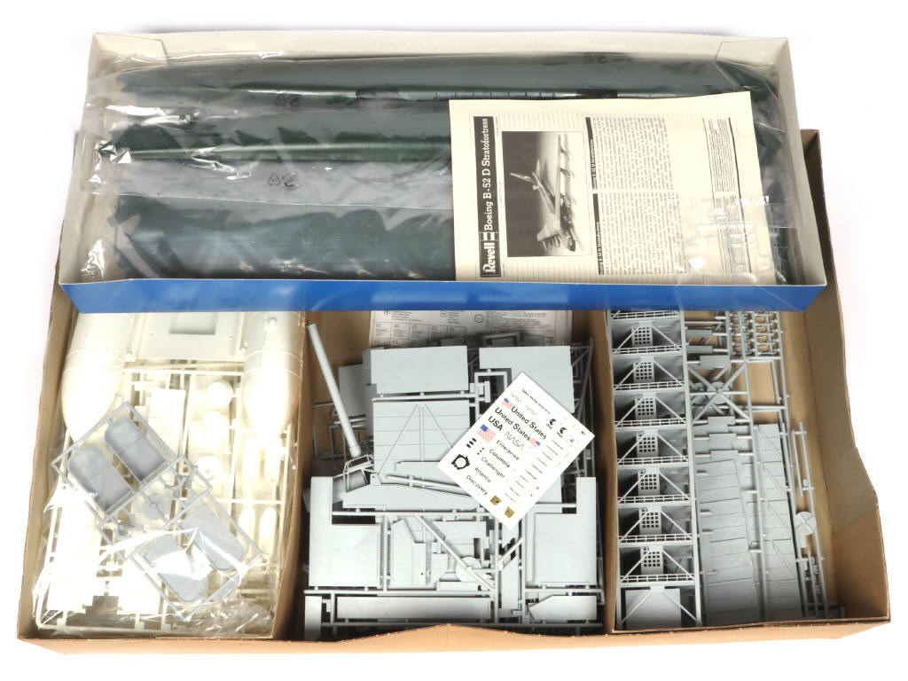 Lot 26 - REVELL (USA) (2)