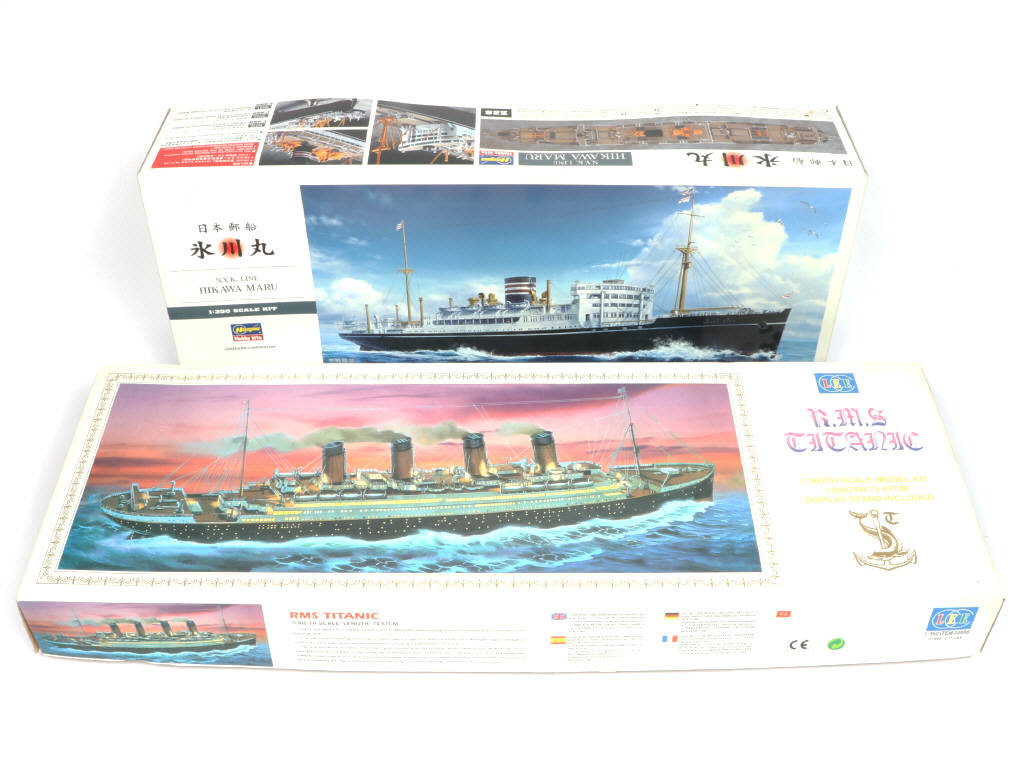 Lot 38 - DIVERS (2)
