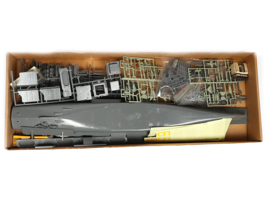 Lot 5 - AURORA PLASTICS (USA) (1)