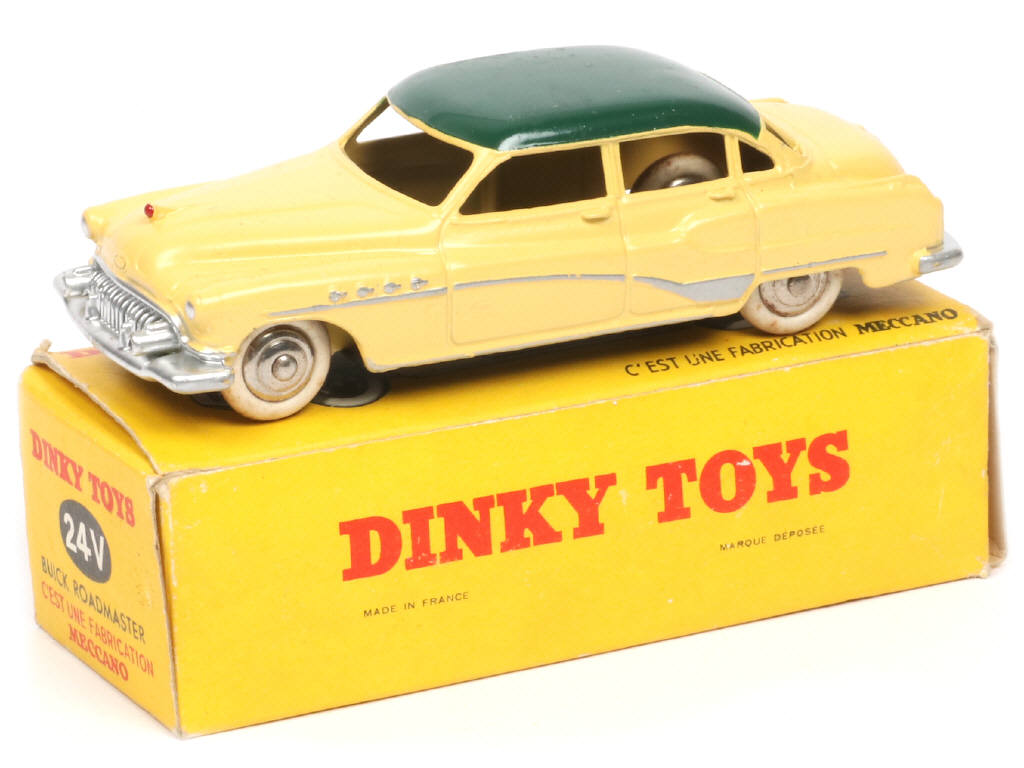 Lot 274 - DINKY TOYS (FRANCE) (1)