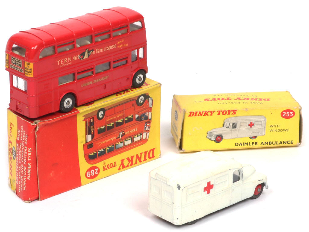Lot 245 - DINKY TOYS (GB) (2)