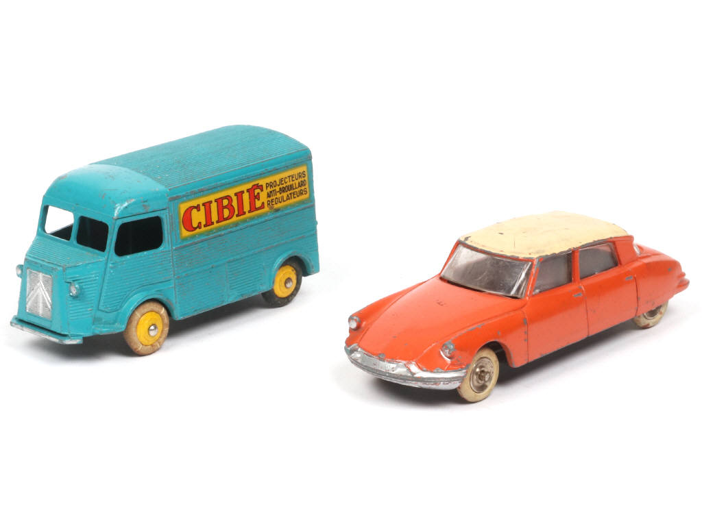 Lot 281 - DINKY TOYS (FRANCE) (2)