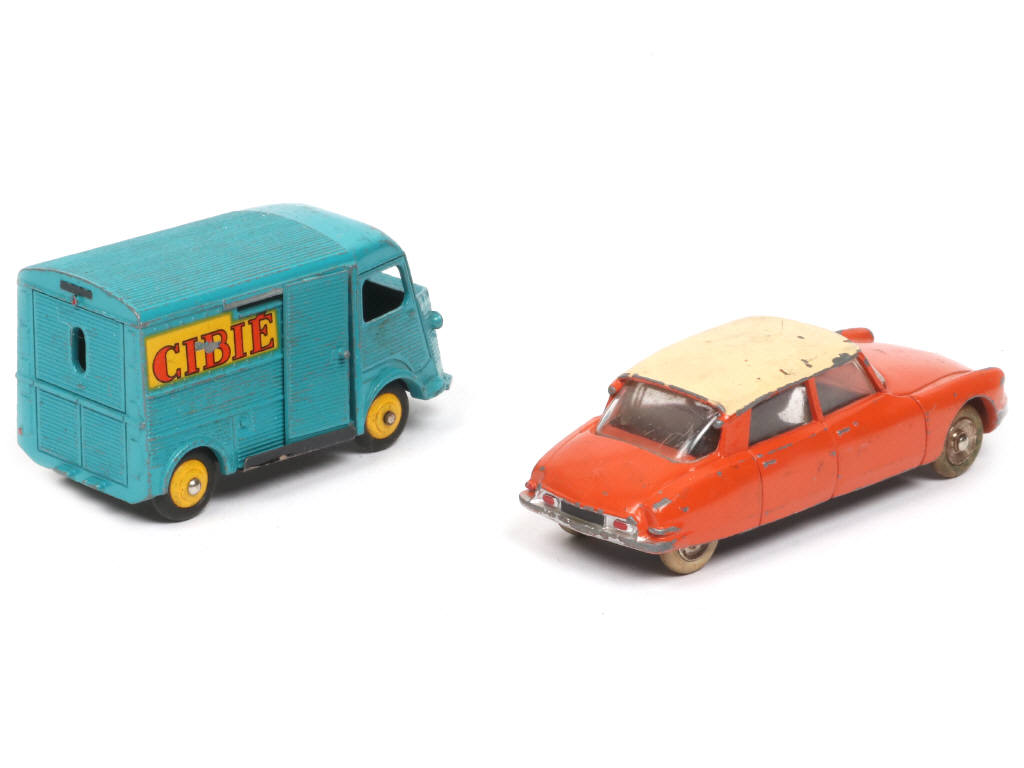 Lot 281 - DINKY TOYS (FRANCE) (2)