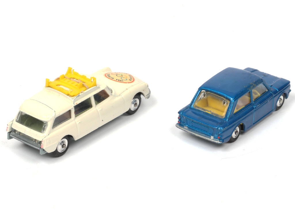 Lot 215 - CORGI TOYS (GB) (2)