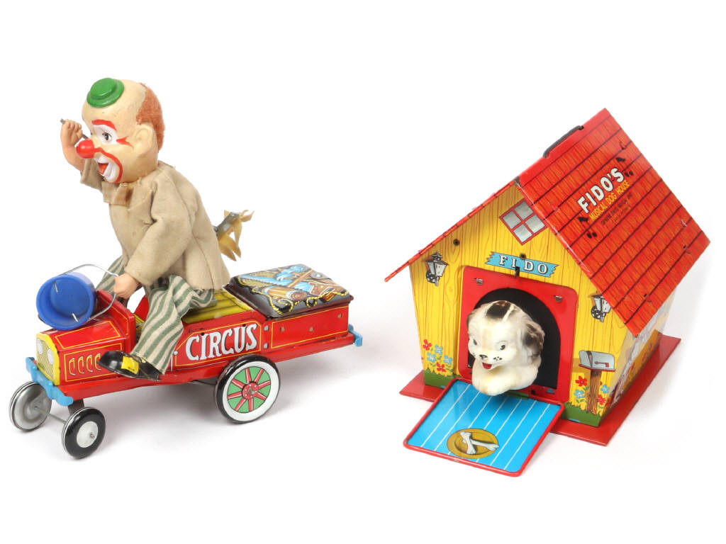 Lot 161 - DIVERS (2)