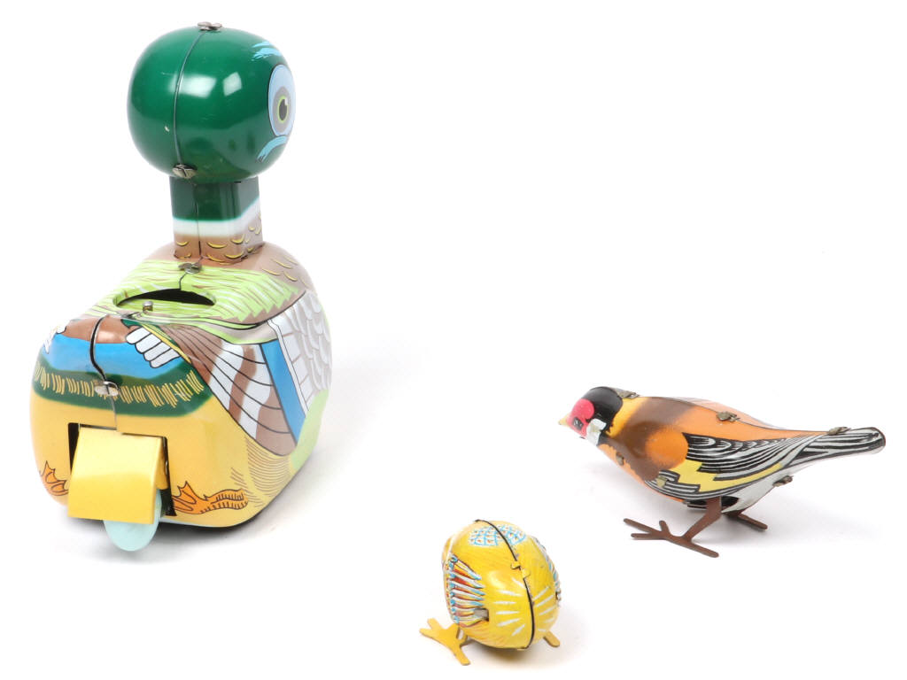 Lot 163 - DIVERS (3)