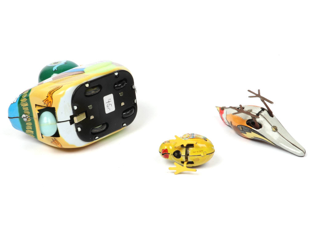 Lot 163 - DIVERS (3)