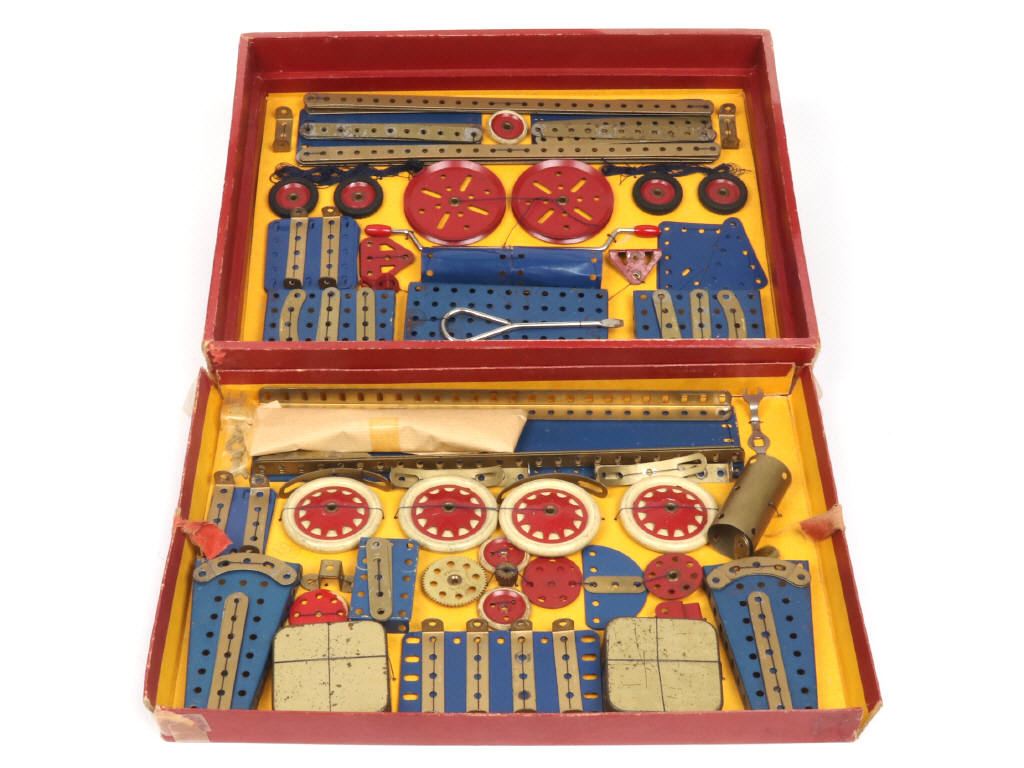 Lot 139 - MECCANO (FRANCE) (1)