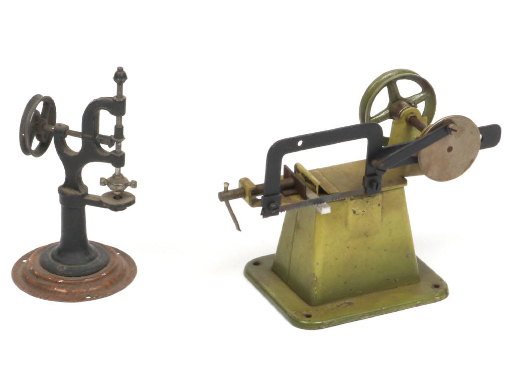 Lot 158 - DIVERS (2)