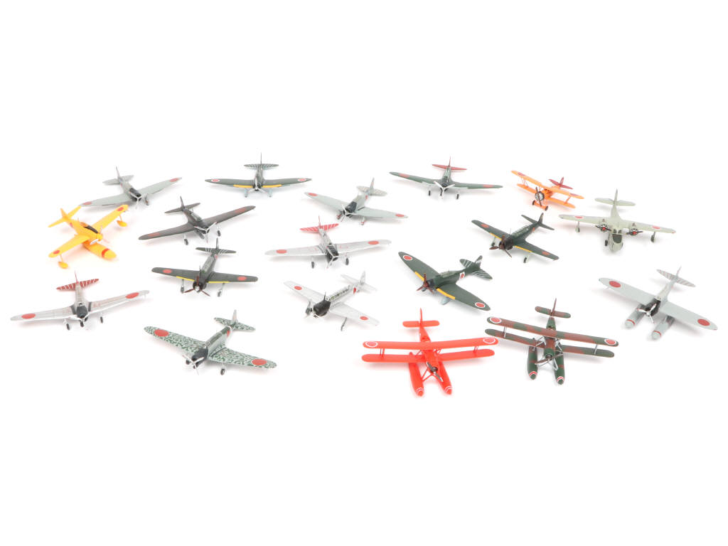 Lot 103 - DIVERS (18)