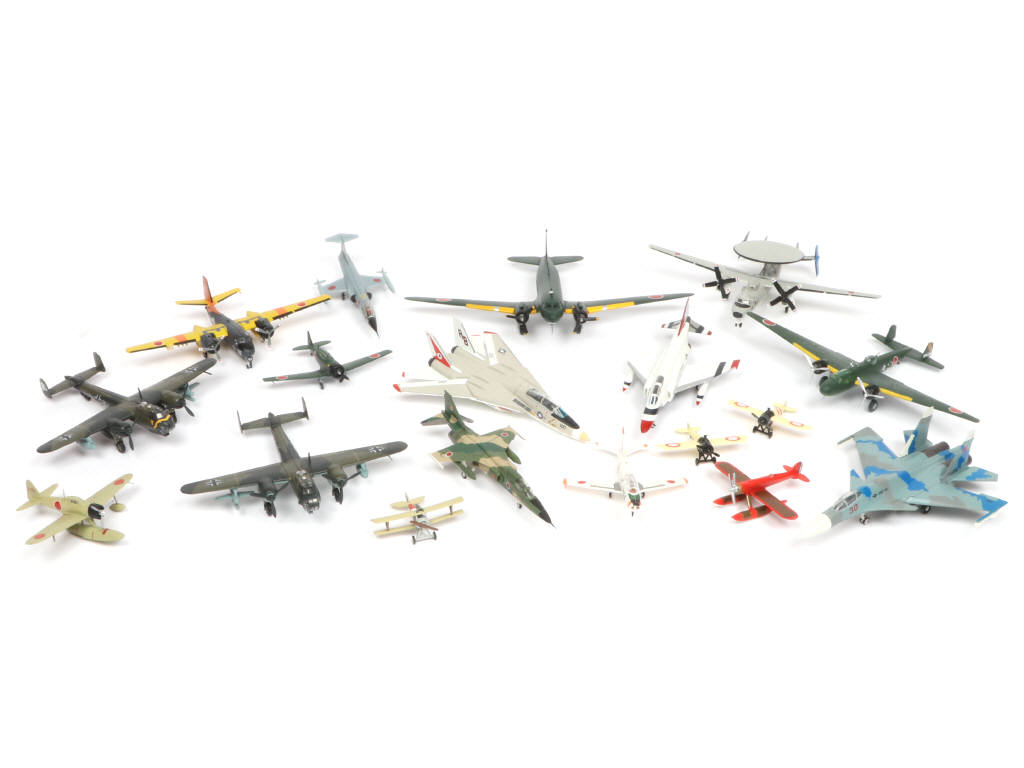 Lot 125 - DIVERS (18)