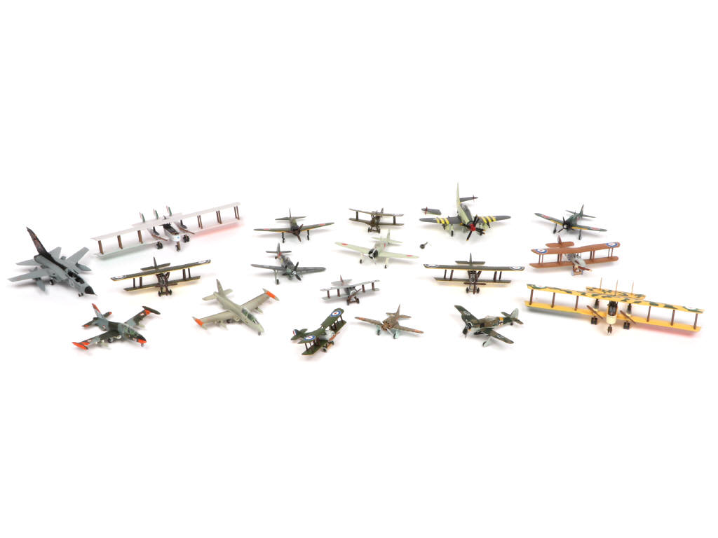 Lot 134 - DIVERS (18)