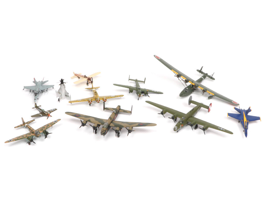 Lot 68 - DIVERS (11)