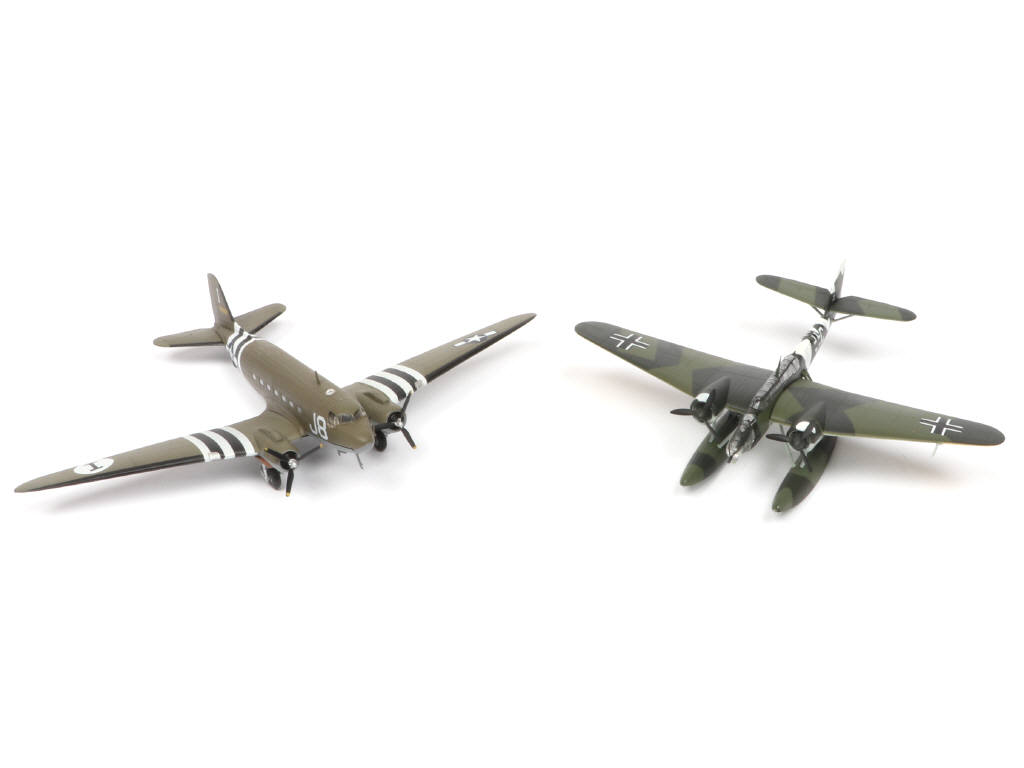 Lot 61 - DIVERS (12)