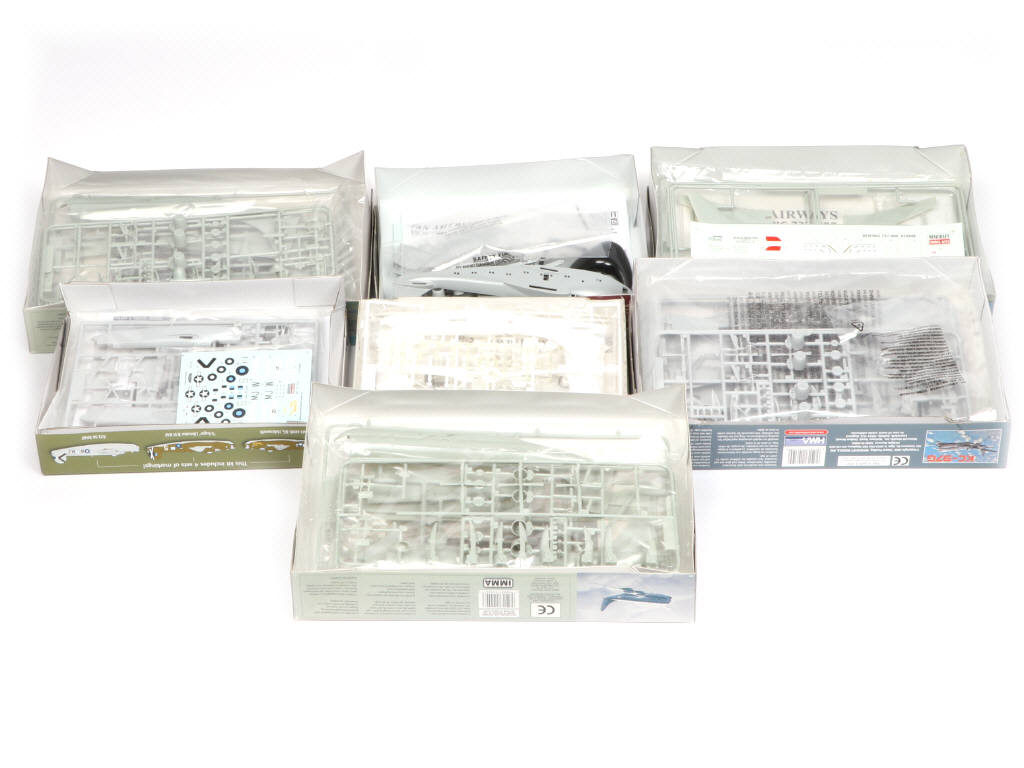 Lot 33 - MINICRAFT MODELKITS ( U.S.A) (8)