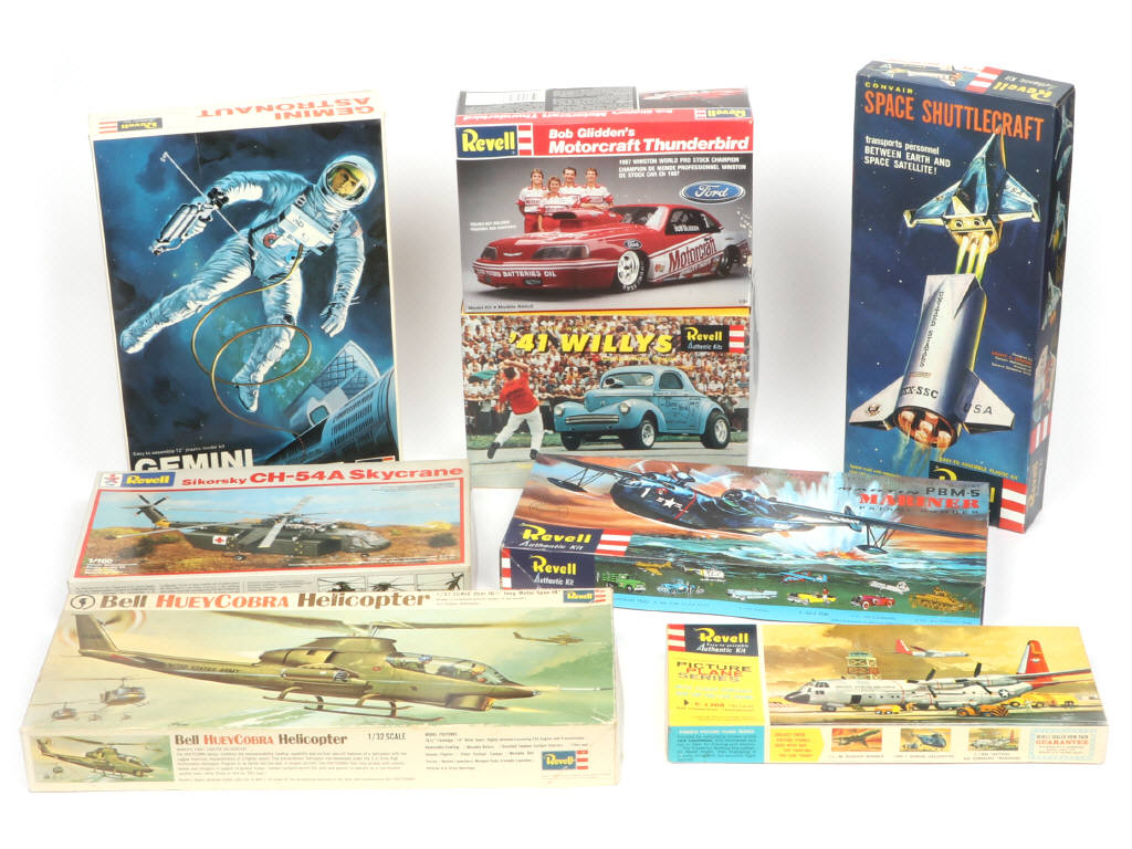 Lot 36 - REVELL (USA) (8)