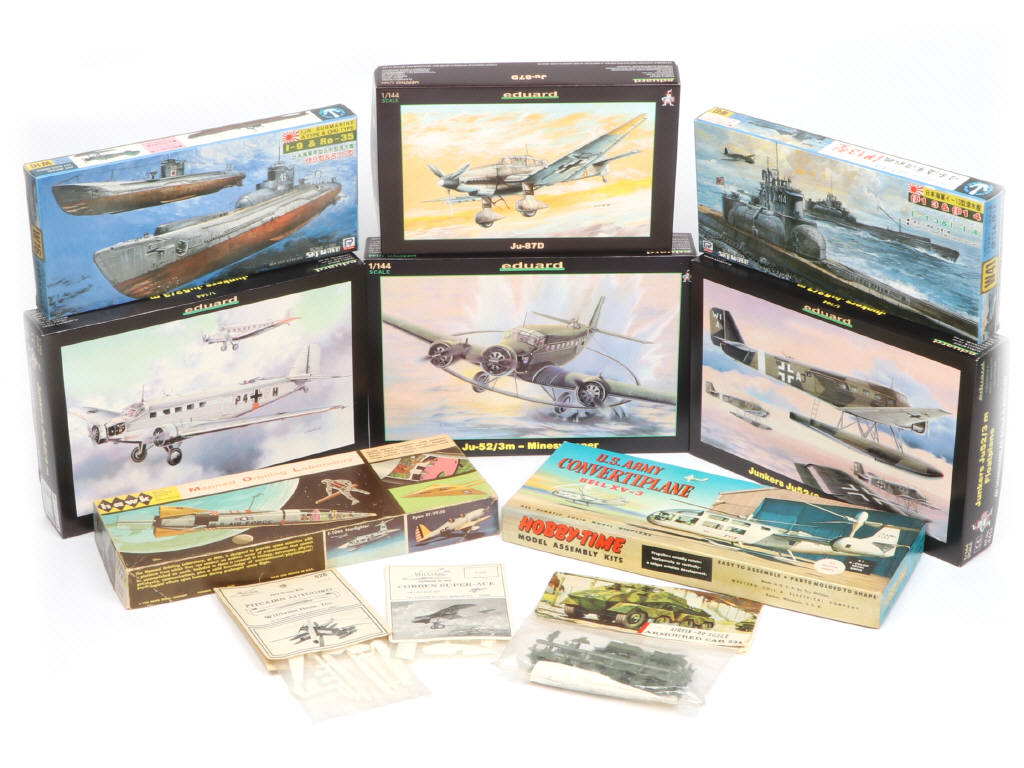 Lot 56 - DIVERS (11)