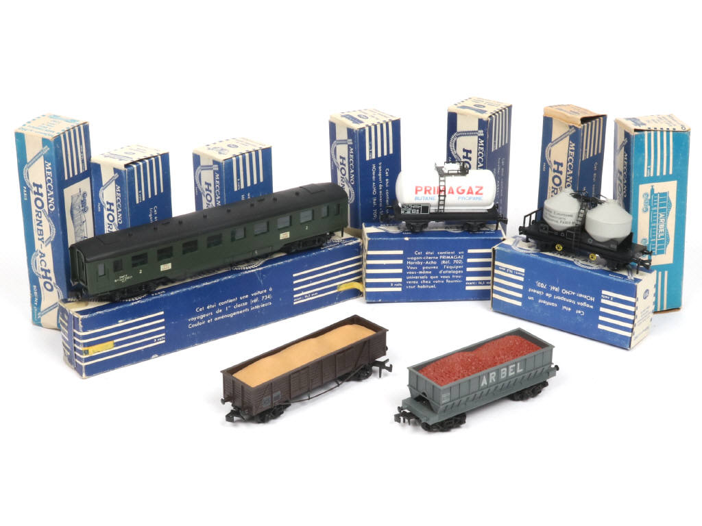 Lot 19 - HORNBY 'HO' (10)
