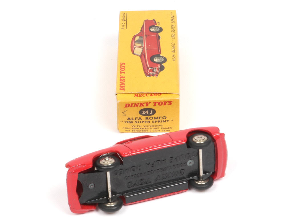 Lot 258 - DINKY TOYS (FRANCE) (1)