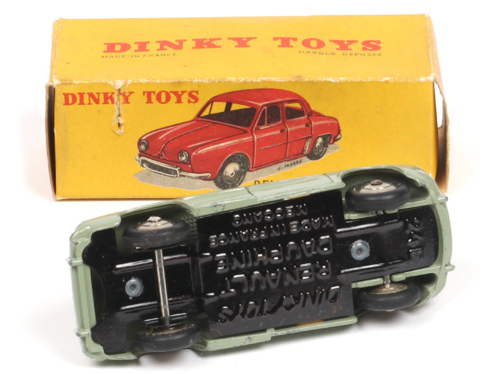 Lot 251 - DINKY TOYS (FRANCE) (1)